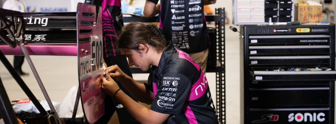 陽明交大賽車隊維修區作業